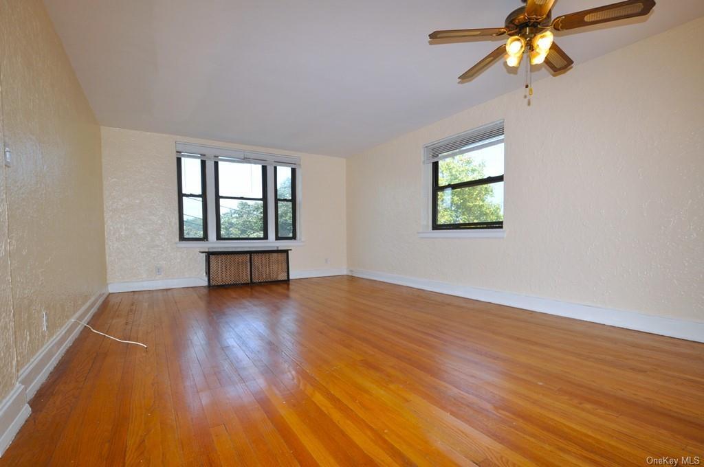 Primary Photo - 34 Westview Ave
