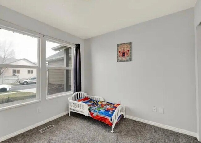 Foto del edificio - 7463 Red Pine Rd