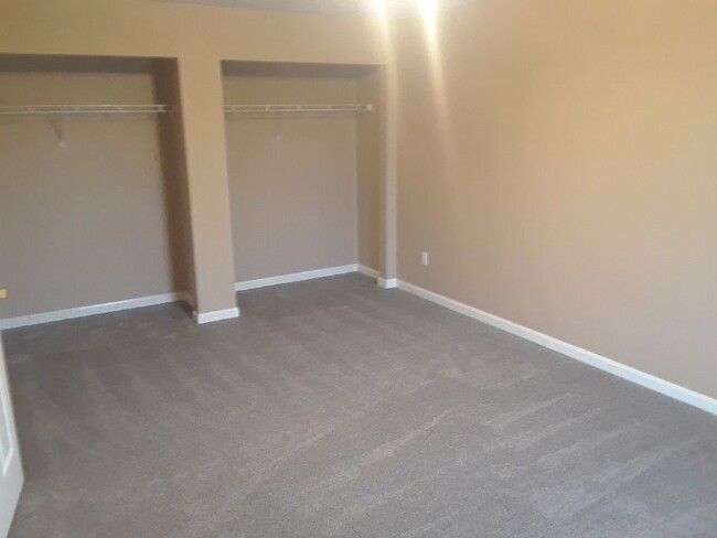 Building Photo - 75 Tanglewood Ct