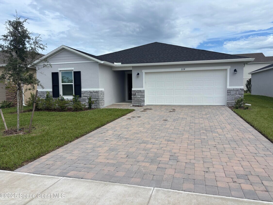 Foto principal - 724 Hatton Ln SE