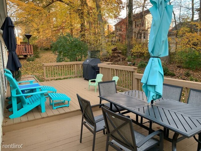 Foto del edificio - 4 br, 3 bath House - 6017 Lincolnwood Ct