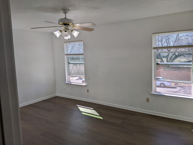 Building Photo - 2607 N Ayers Ave