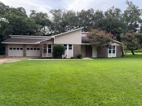 Building Photo - 778 Live Oak Dr