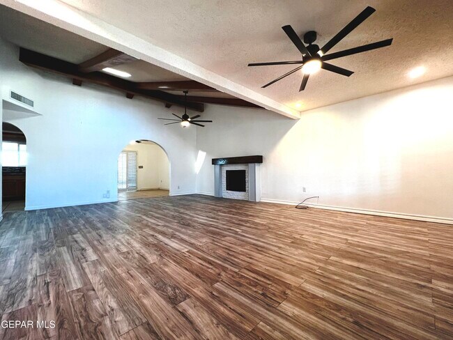 Building Photo - 11886 Prado Del Sol Dr