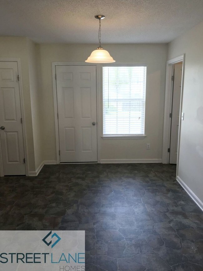 Building Photo - 209 Blue Lake Ln