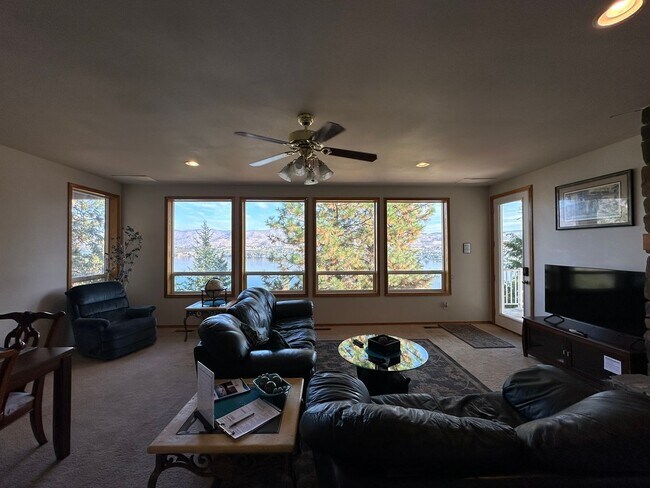 Foto del edificio - Fully Furnished Home in Chelan!  Reduced P...