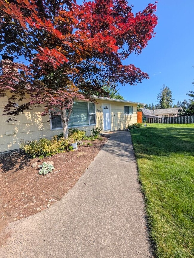 Building Photo - Comfortable Single-Story Rambler in Central Kitsap