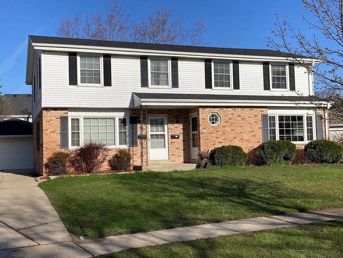 Foto principal - 4932 Sutton Ln