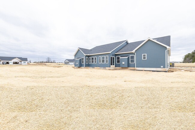 Building Photo - 5875 Monarch Dr