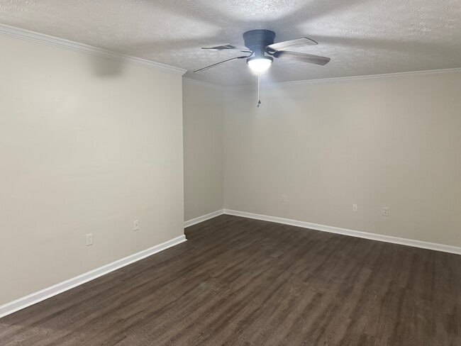 Building Photo - Carolyne Ridge Apartments