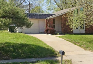 Building Photo - 2727 SW Arrowhead Rd