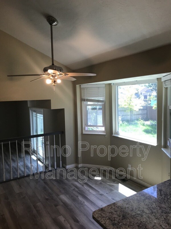 Building Photo - 984 Dry Gulch Rd