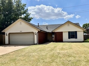 Building Photo - 205 N Rockypoint Dr