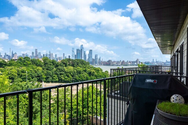Foto del edificio - 84 Hackensack Plank Rd