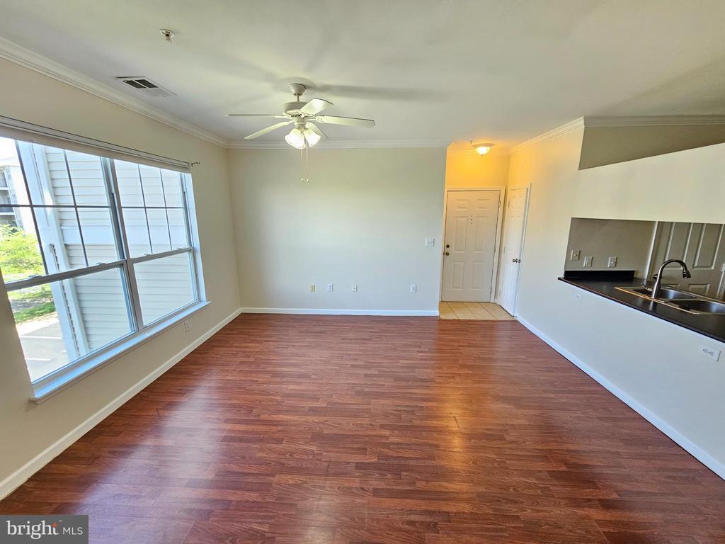 13500 Derry Glen Ct Unit 304, Germantown, MD 20874 Room for Rent in