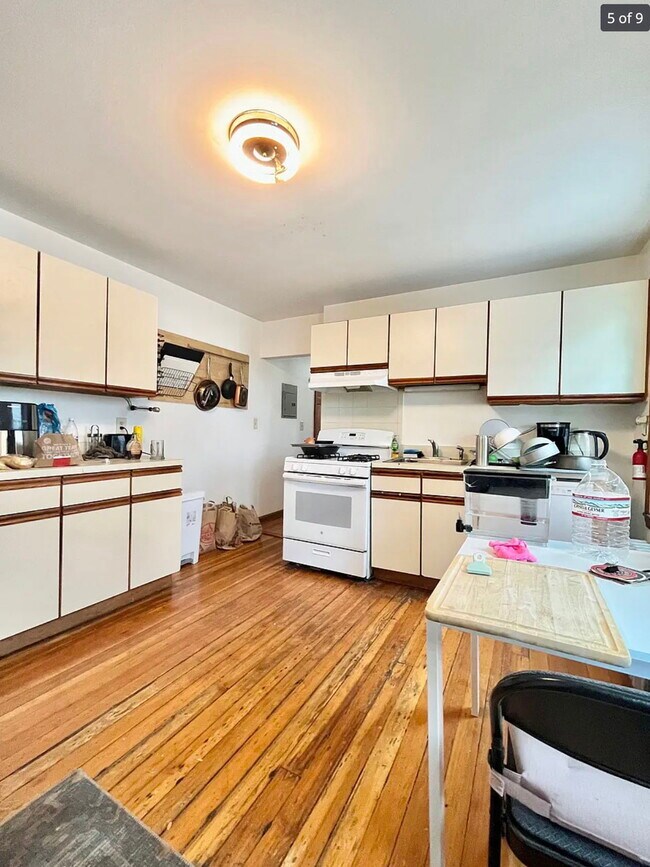 Building Photo - 45 Litchfield St