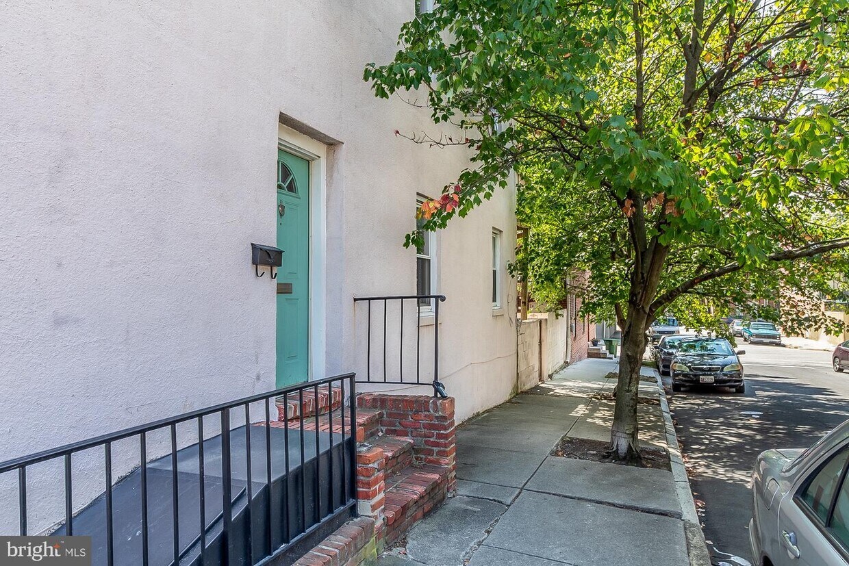 Foto principal - 2223 Essex St