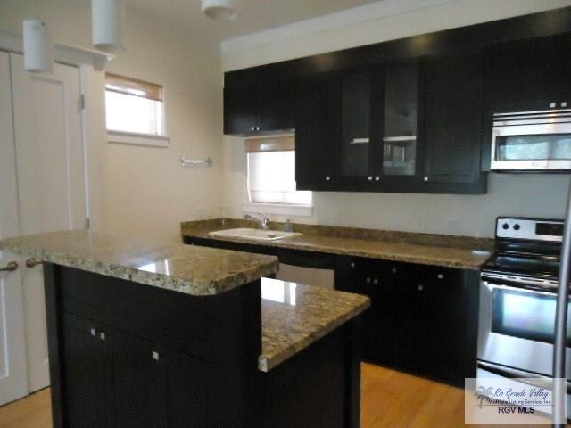 Foto del edificio - 524 Wildrose Ln