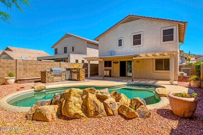 Foto del edificio - 2305 E Parkside Ln