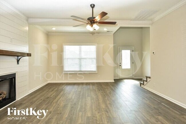 Building Photo - 1500 Kingbird Dr