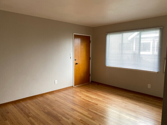 Sala de estar - 2534 San Fernando Way