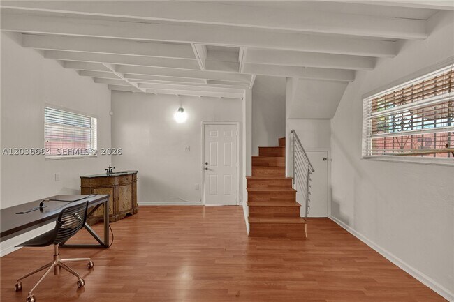 Foto del edificio - 2145 SW 7th St