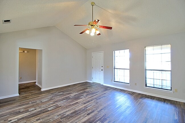 Building Photo - 942 Gulfstream Rd