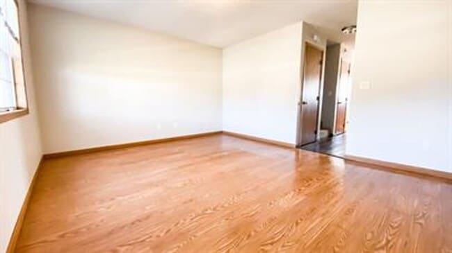 Building Photo - 403 Country Villa Ln