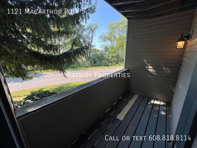 Foto del edificio - 1121 Mac Arthur Rd