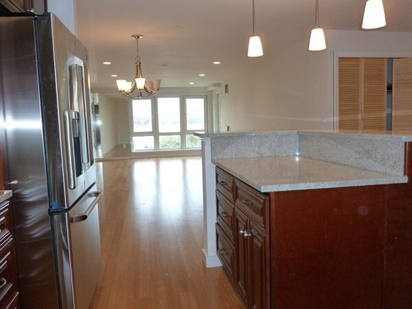 Building Photo - 1001 Marina Dr