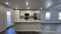 Foto principal - 403 E 80th St