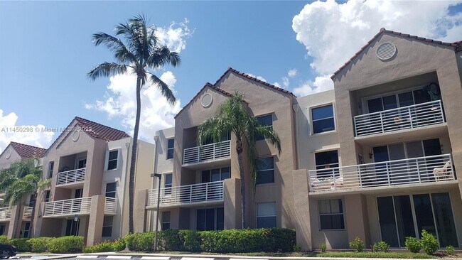 Foto del edificio - 2731 Ocean Club Blvd