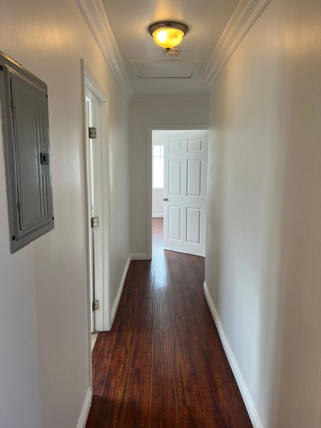 Building Photo - 1248 S Manhattan Pl