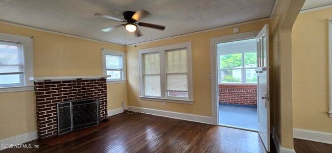 Building Photo - 4567 Astral St