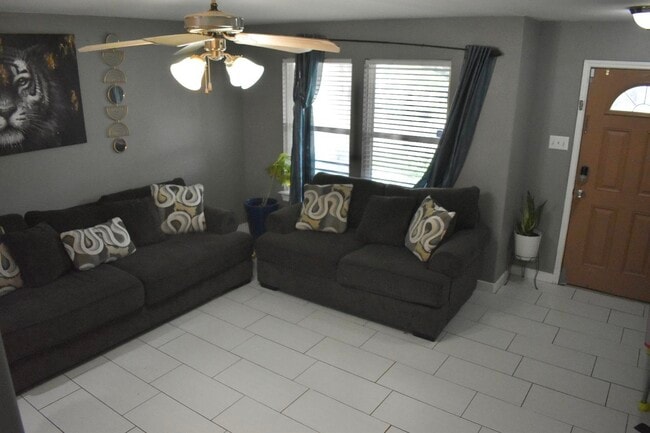 Building Photo - 1814 Mustang Island Dr