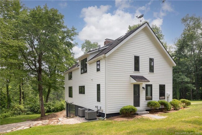 Foto del edificio - 31 Barberry Hill Rd