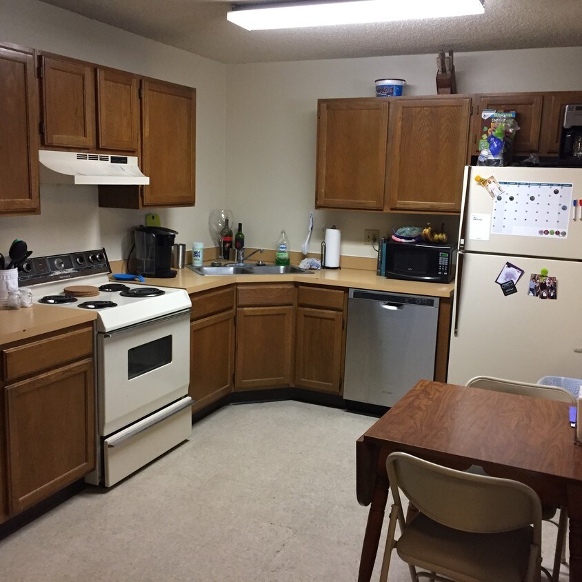 Kitchen - 1010 Kearney St