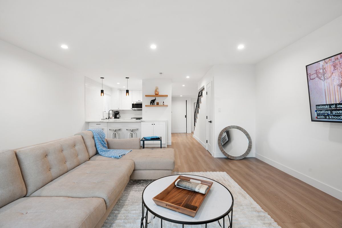 Foto principal - 555 Evergreen St