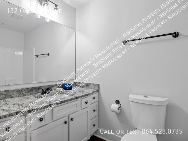 Foto del edificio - 132 Oakwood Ave