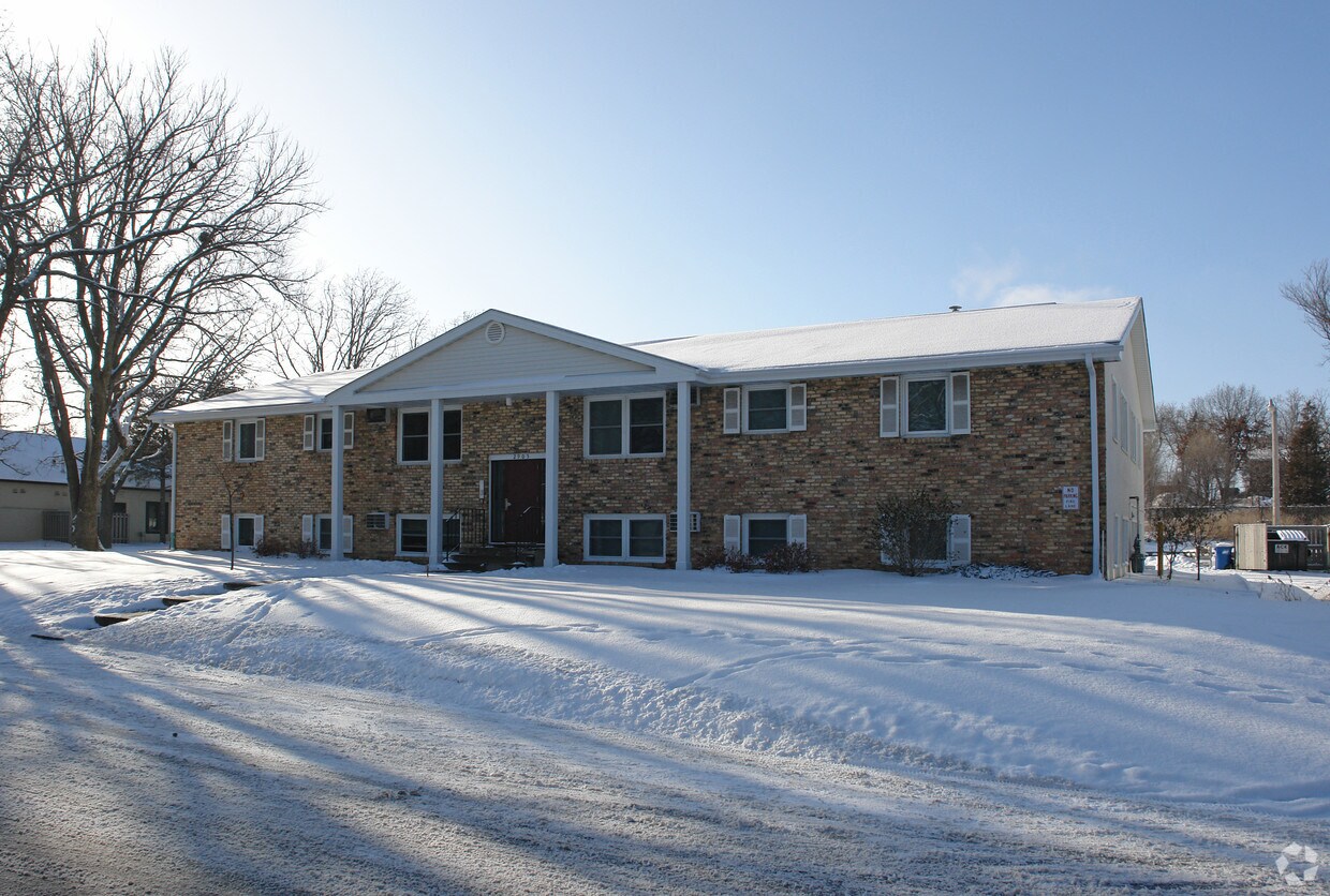 Foto del edificio - 2905 Verndale Ave
