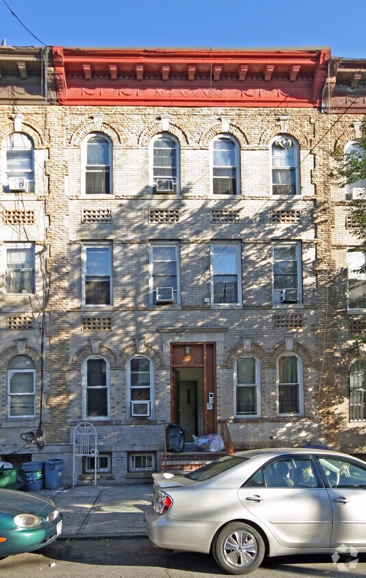 Primary Photo - 105 Grattan St
