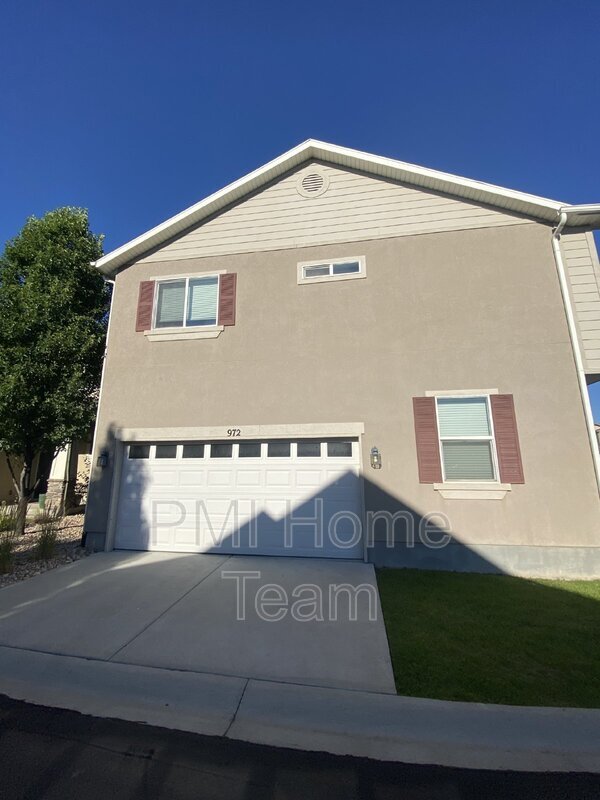 Foto del edificio - 972 Stonehaven Dr