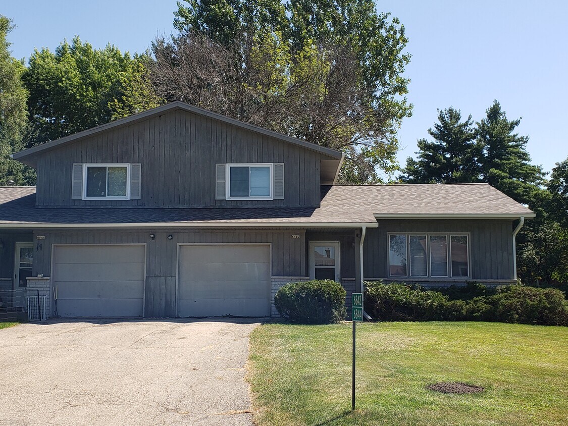 6842 Sunset Meadow Dr, Windsor, WI 53598 Townhome Rentals in Windsor