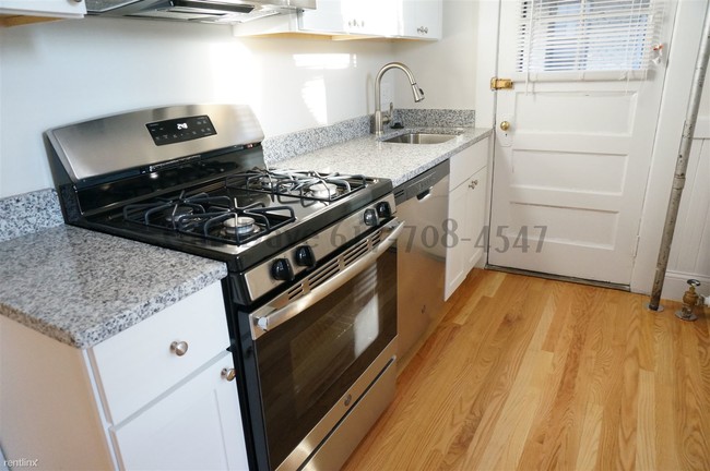 Building Photo - 3 br, 1 bath  - 294 Harvard St # 987