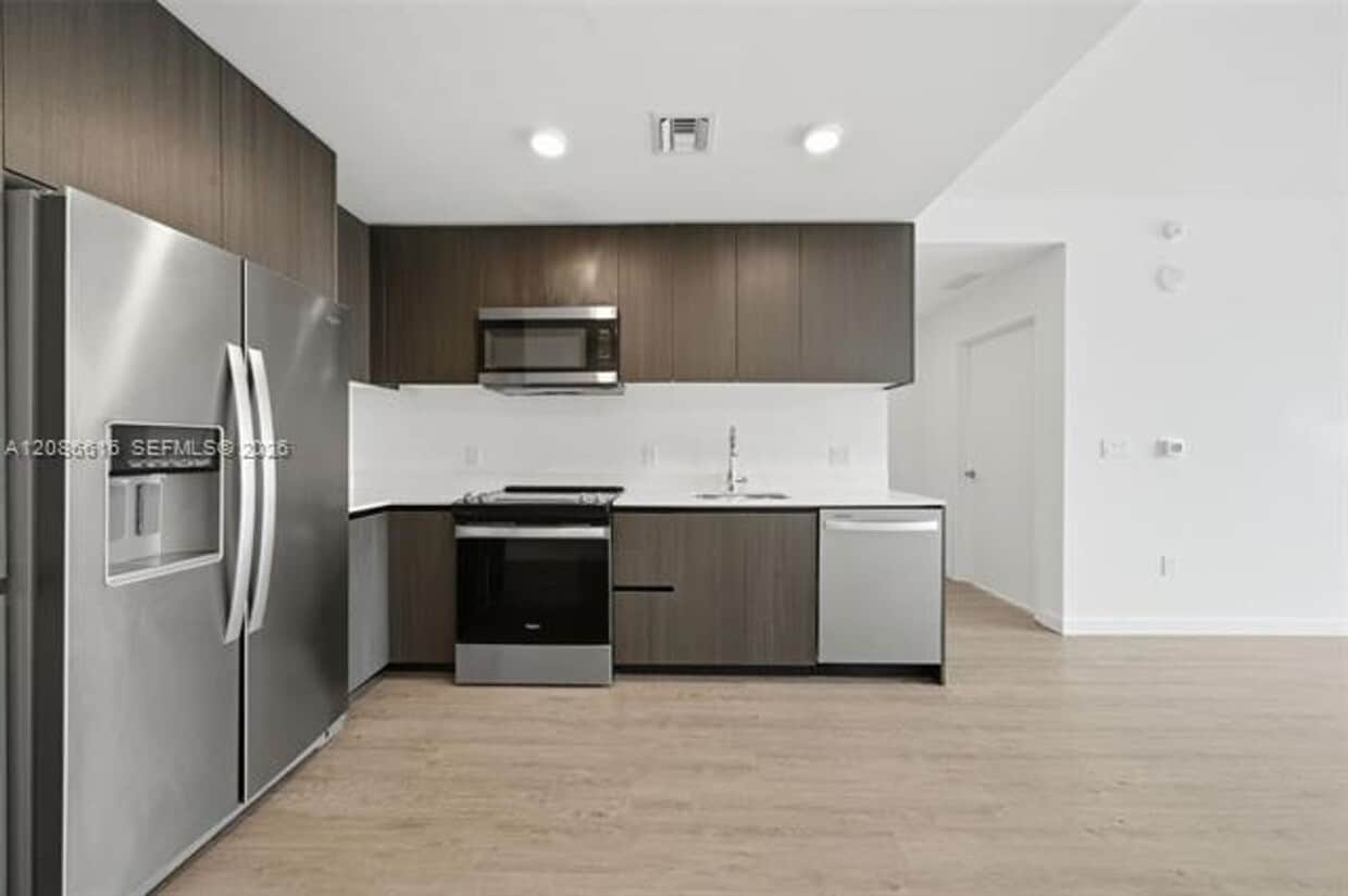 Photo - 2000 Biscayne Blvd cu-1903