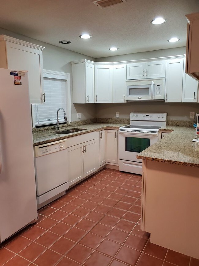 Foto del edificio - 507 S Jasmine Ave