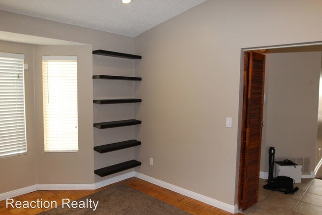 Building Photo - 4 br, 2 bath House - 2378 W. Calle Vista Dr.