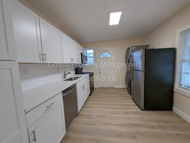 Foto del edificio - Charming 2 Bedroom Duplex Unit in Atlanta!