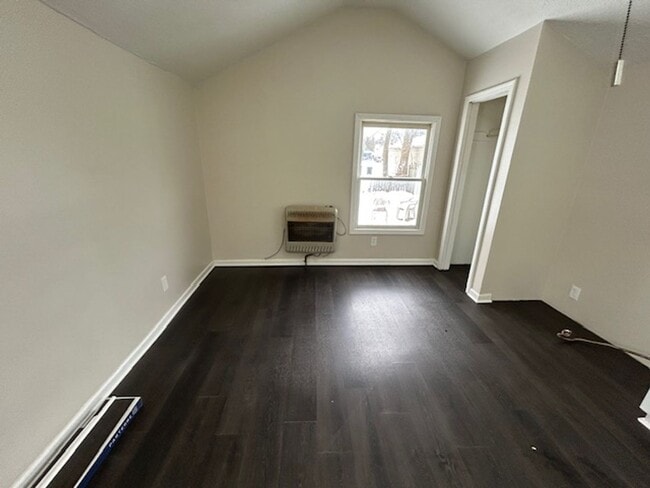 Building Photo - 340 8th St