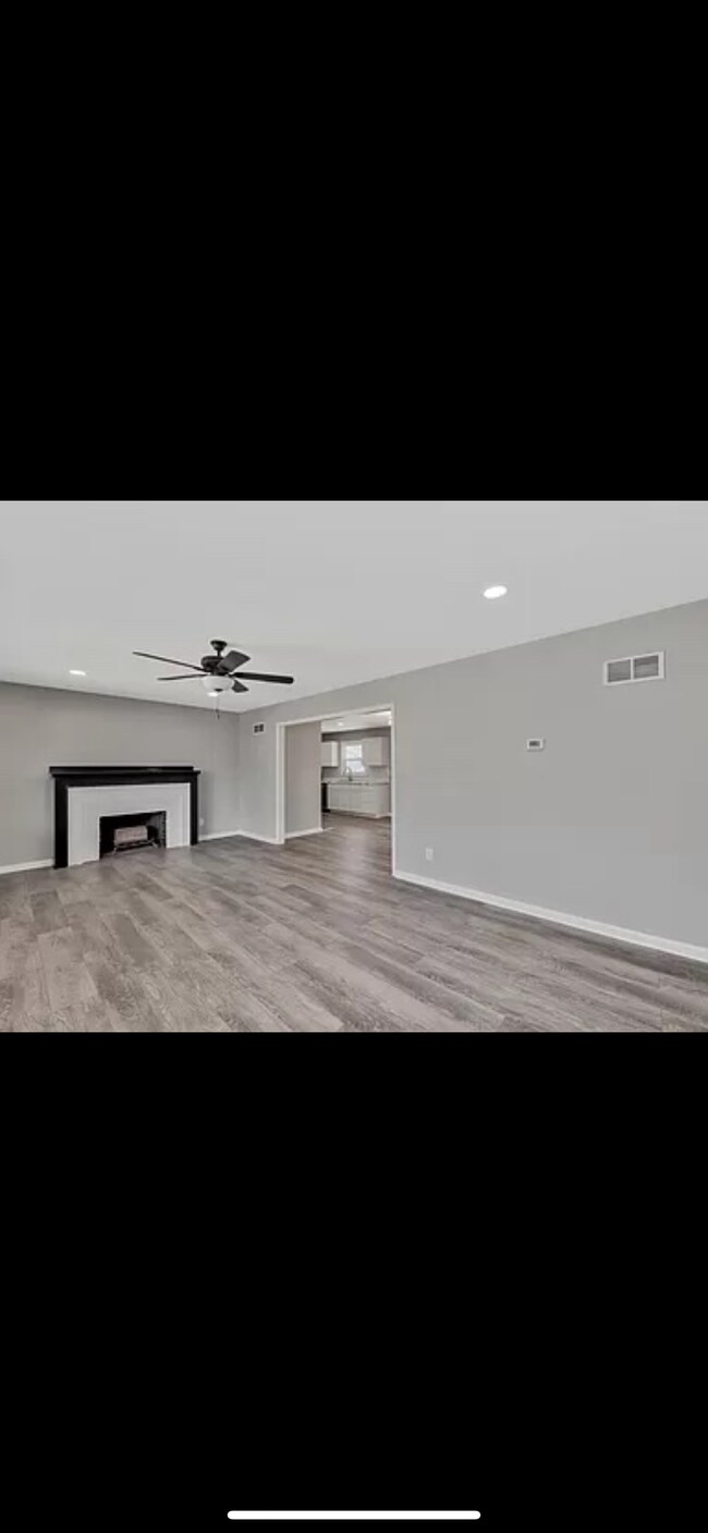 Foto del edificio - 918 N Crestway St